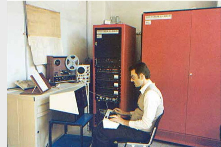 Le synthétiseur audio polyphonique italien TAU2